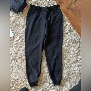 Lululemon women’s joggers